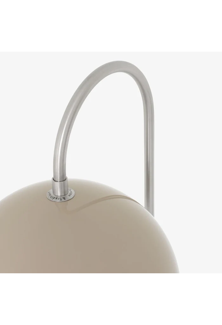 &Tradition - Lampadaire pot de fleurs VP12