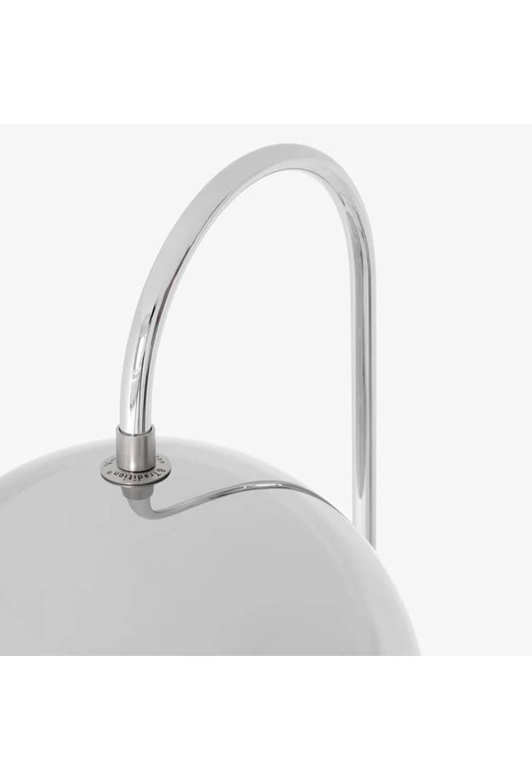 &Tradition - Lampadaire pot de fleurs VP12